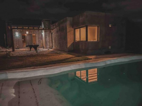 Casas de campo con piscina y viñedos